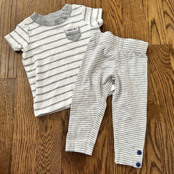 Carter's Other - Carter’s grey striped outfit for baby, size 3 months